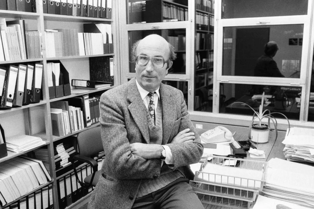 Никлас Луман